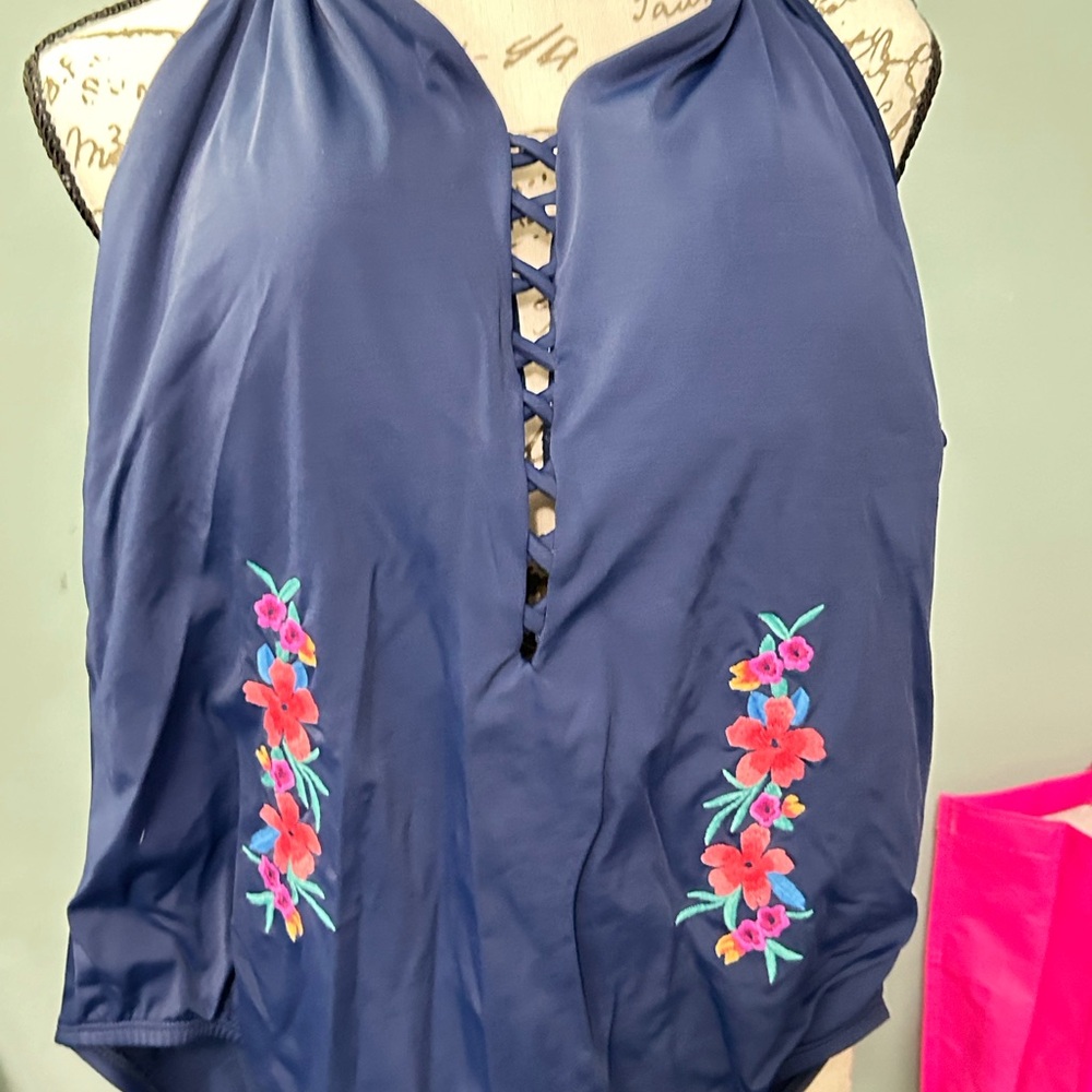 Women’s Time and Tru bathing suit XL 16/18 EUC navy One-piece